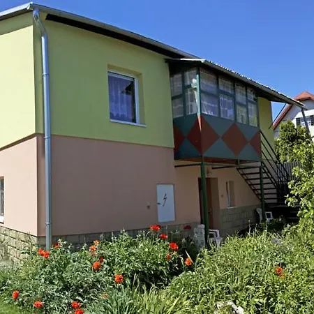 Pod Kopcom Rum i privatbostad Stará Lesná