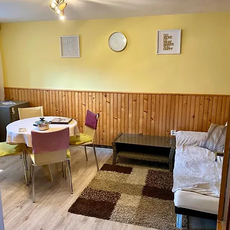 Pod Kopcom Rum i privatbostad Stará Lesná